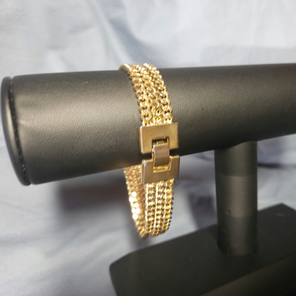 Elegant Gold Chain Bracelet plated most likely